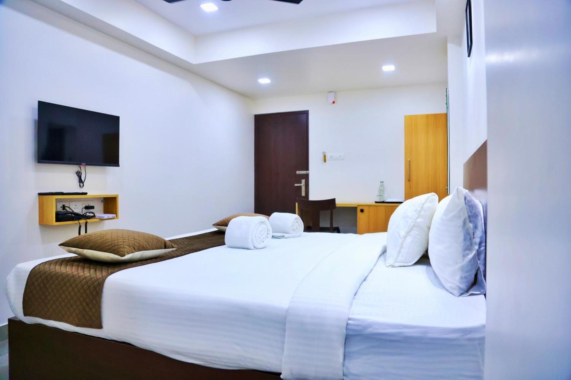 Reach Inn Kochi Exterior foto